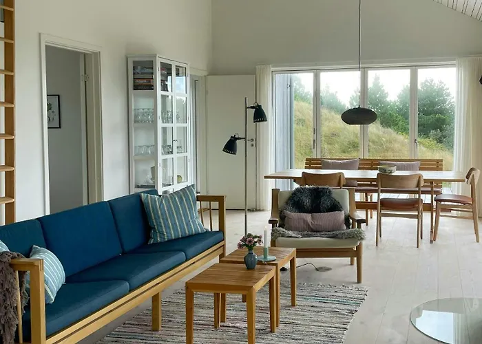 Holiday Home With Panoramic Views On Fano 度假居
